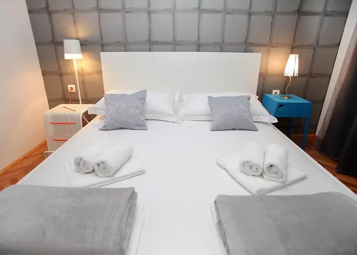 Happy Dreams Near The And Old Town Lägenhet