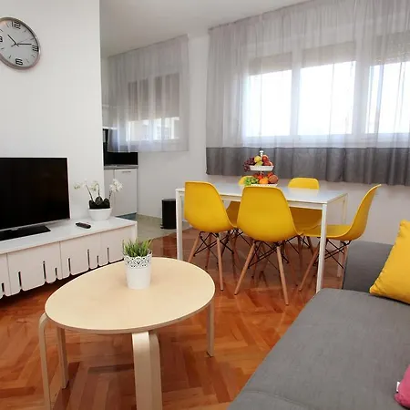 Happy Dreams Apartment Near The Beach And Old Town Apartment